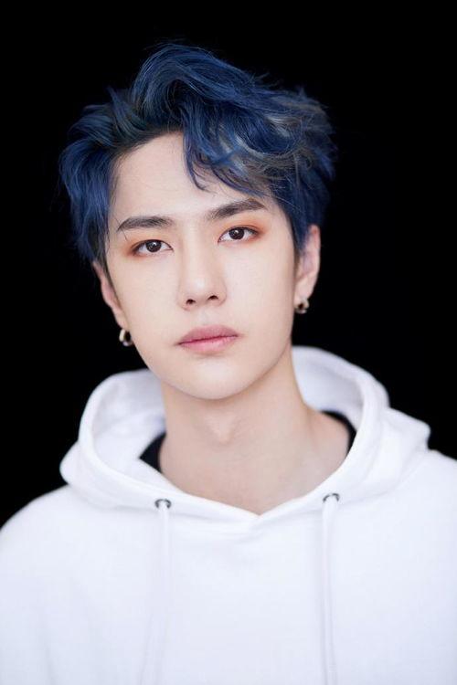 王一博吃瓜选手视频下载,揭秘明星幕后趣事