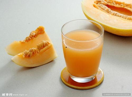 小武吃哈密瓜视频,小武畅享哈密瓜美味时光