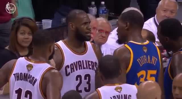 詹姆斯吃瓜观摩视频,一场吃瓜观摩的篮球盛宴